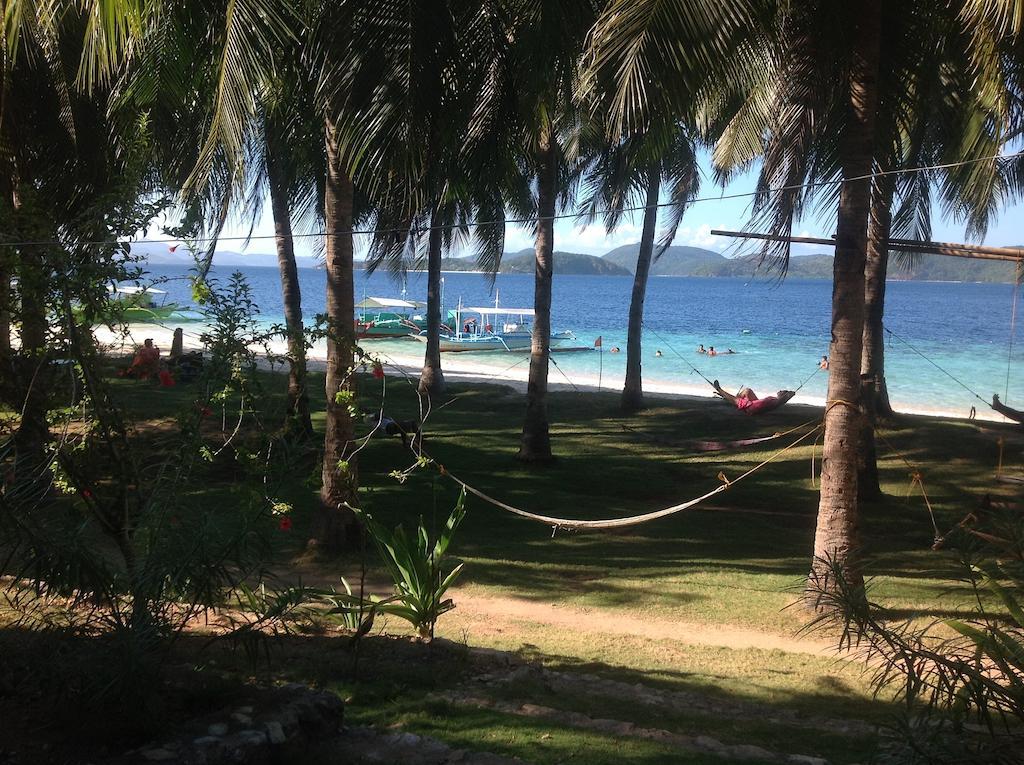 ดิสคัฟเวอรี ไอส์แลนด์ รีสอร์ต แอนด์ ไดฟ์ เซนเตอร์ Hotel โกรอน ภายนอก รูปภาพ