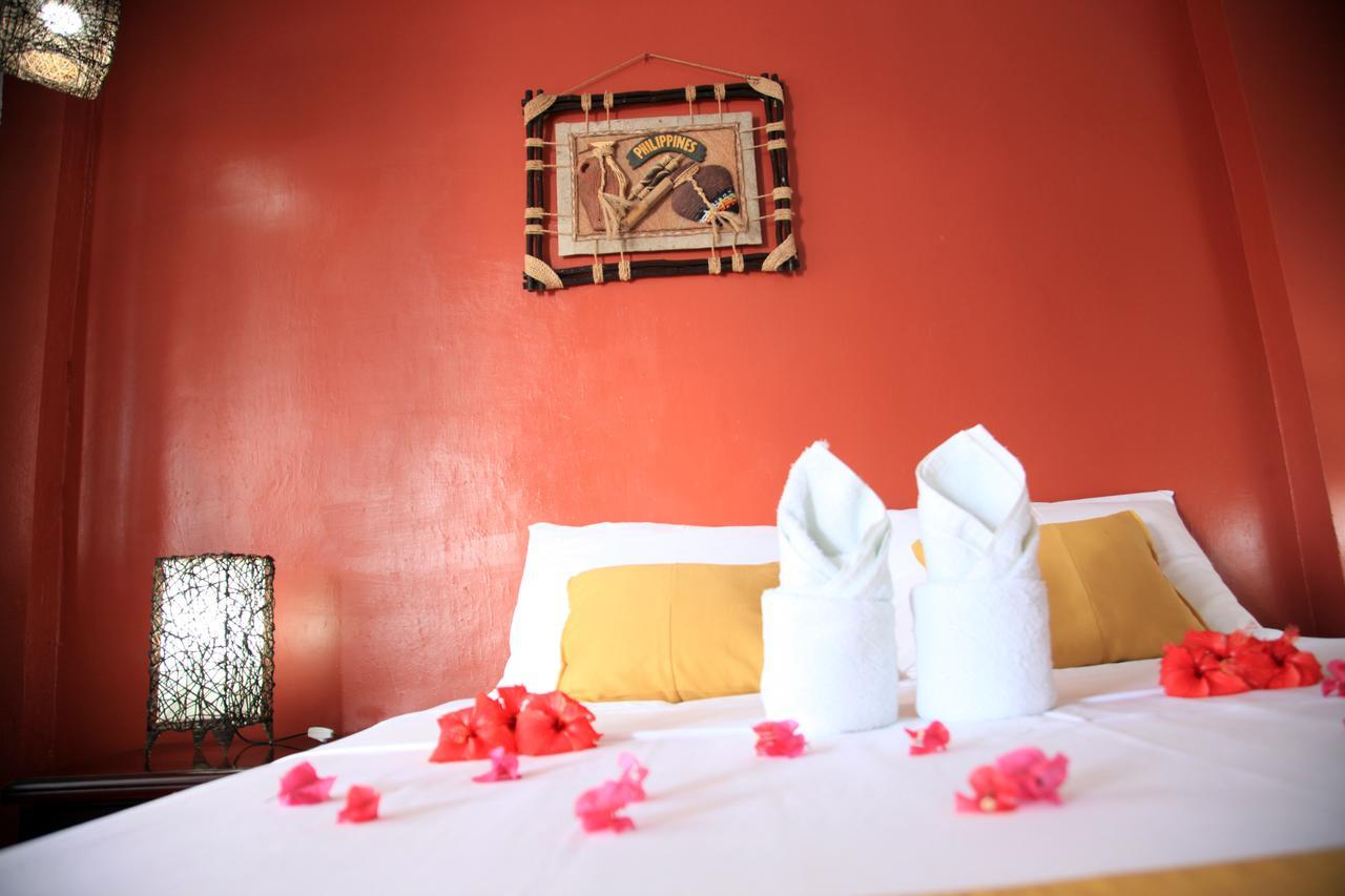 ดิสคัฟเวอรี ไอส์แลนด์ รีสอร์ต แอนด์ ไดฟ์ เซนเตอร์ Hotel โกรอน ภายนอก รูปภาพ