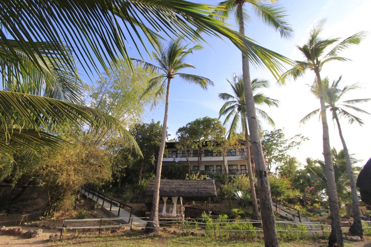ดิสคัฟเวอรี ไอส์แลนด์ รีสอร์ต แอนด์ ไดฟ์ เซนเตอร์ Hotel โกรอน ภายนอก รูปภาพ