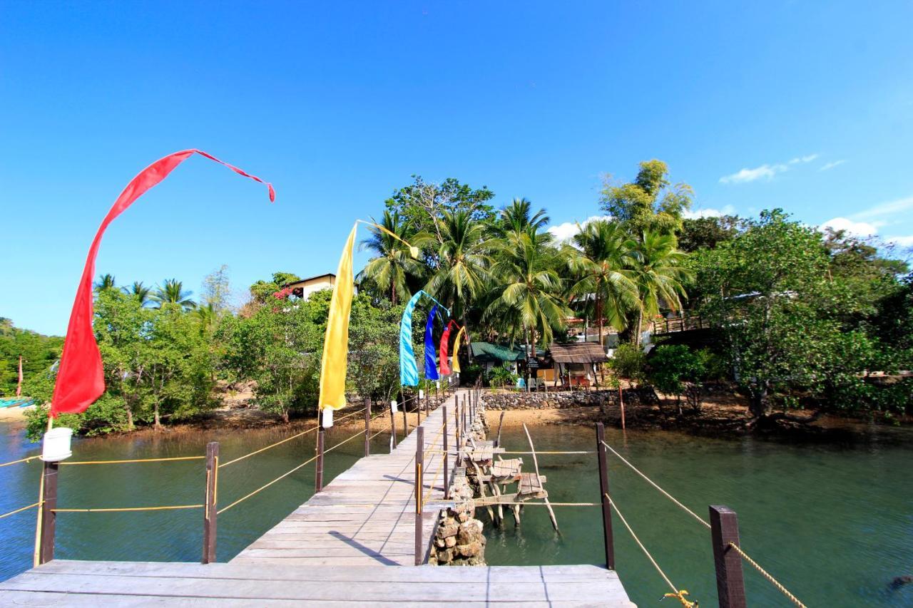 ดิสคัฟเวอรี ไอส์แลนด์ รีสอร์ต แอนด์ ไดฟ์ เซนเตอร์ Hotel โกรอน ภายนอก รูปภาพ