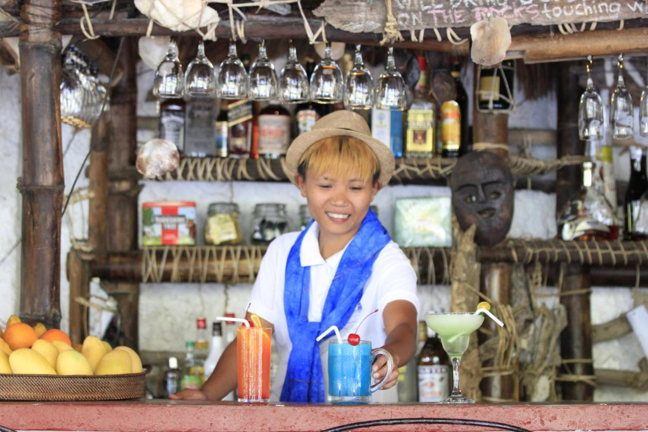 ดิสคัฟเวอรี ไอส์แลนด์ รีสอร์ต แอนด์ ไดฟ์ เซนเตอร์ Hotel โกรอน ภายนอก รูปภาพ