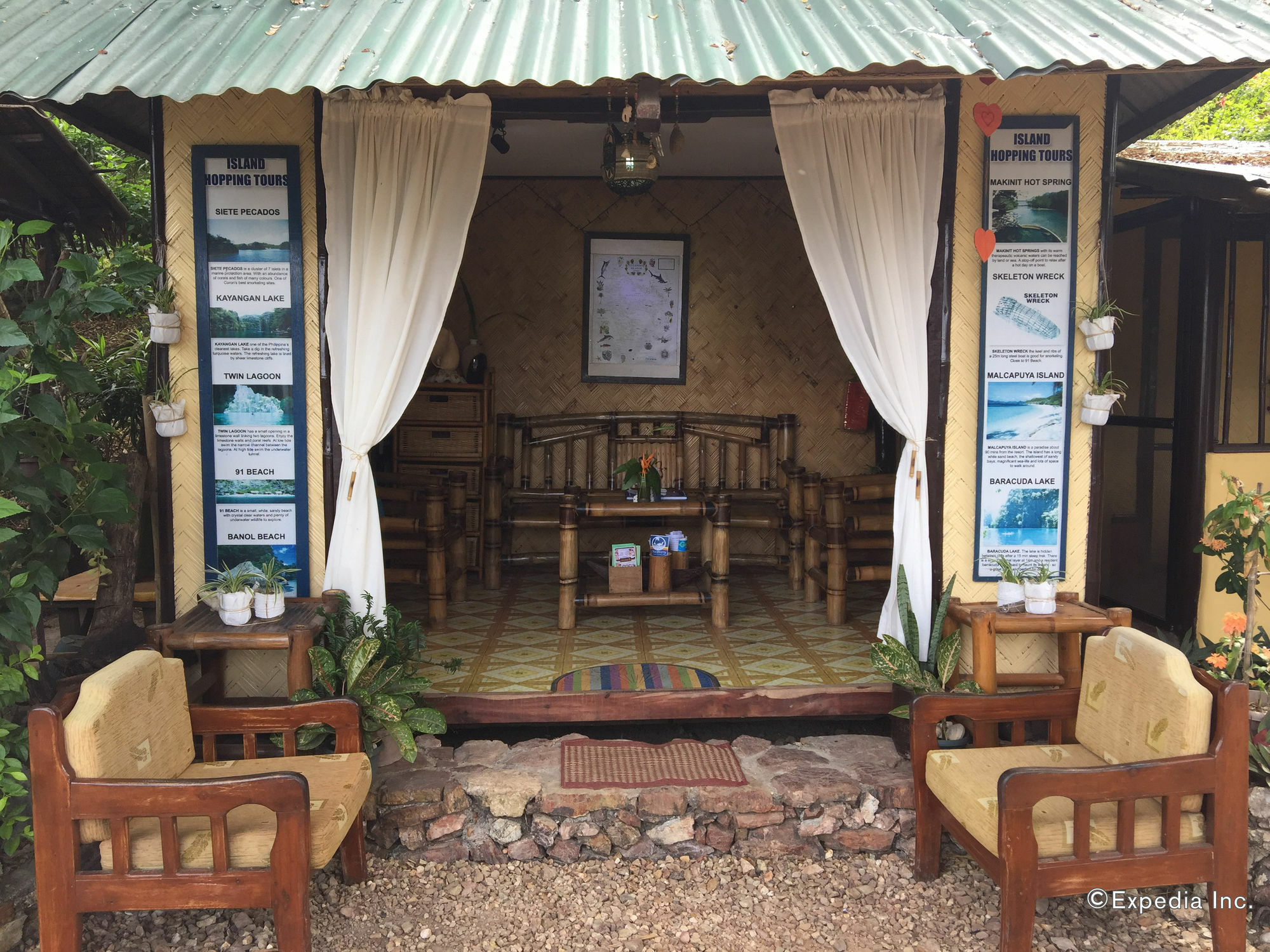 ดิสคัฟเวอรี ไอส์แลนด์ รีสอร์ต แอนด์ ไดฟ์ เซนเตอร์ Hotel โกรอน ภายนอก รูปภาพ